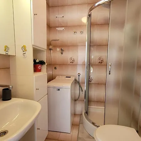 Potnar Zlatko By Interhome Apartament Malinska
